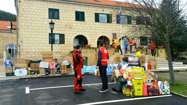 Općina Hrvace nastavlja s prikupljanjem pomoći za potresom pogođena područja