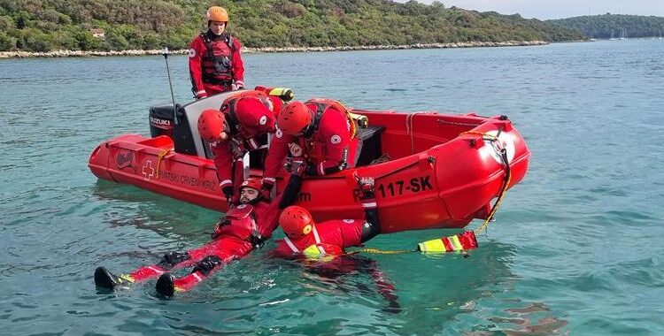 Nacionalna vježba pripadnika specijalističkih interventnih timova za spašavanje života na vodi u otežanim uvjetima