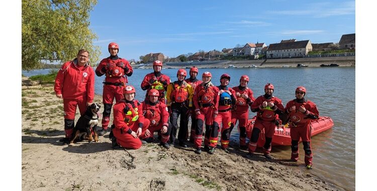 Pogledajte kako izgleda trening za osposobljavanje članova interventnog tima Crvenog križa