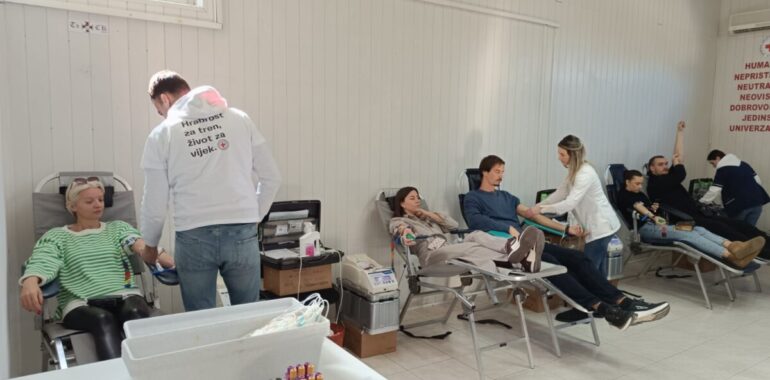 Odličan odaziv na akciju darivanja krvi u Sinju