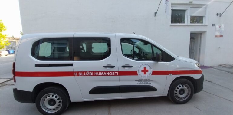 Gradsko društvo Crvenog križa Sinj nabavilo novo vozilo