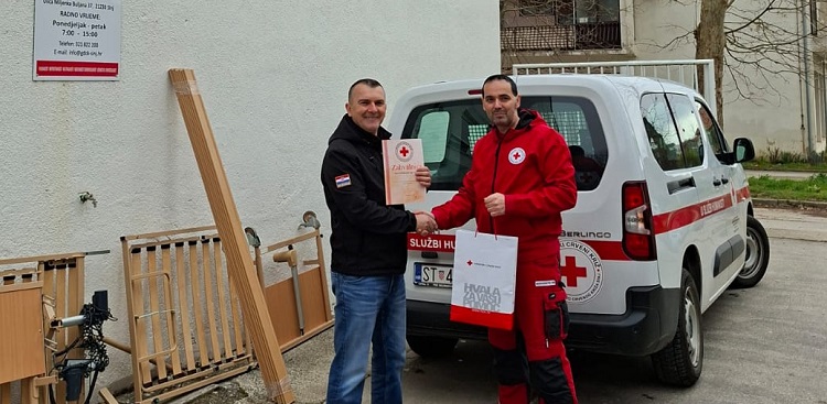 Donacija medicinskih kreveta Crvenom križu